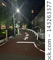 夜晚的稻荷坡，被路燈照亮 143263377