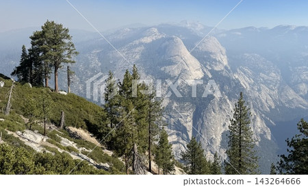 Half Dome, Yosemite National Park, USA Half Dome, Yosemite National Park, USA 143264666