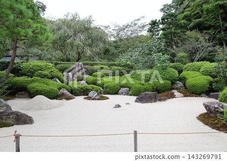 神奈川縣鎌倉市明月院的景色。 神奈川縣鎌倉市明月院的景色。 143269791