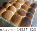Tinpling bread 143274623