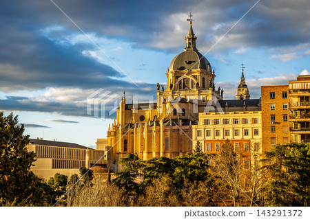 Almudena Cathedral in evening light, Madrid, Spain 143291372