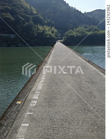 四萬十河上的定居橋 四萬十河上的定居橋 143292962