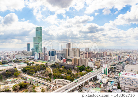 大阪府:日本城市景觀,包括阿倍野Harukas摩天大樓。 大阪府:日本城市景觀,包括阿倍野Harukas摩天大樓。 143302730