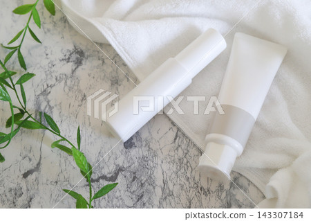 普通護膚化妝品瓶和軟管 普通護膚化妝品瓶和軟管 143307184
