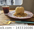 甜點：桃子配希臘優格 143316086