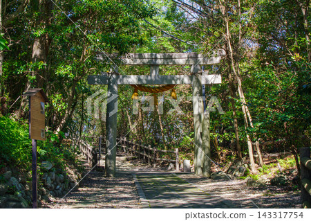 羽津神社的鳥居(愛知縣南道北町諸崎市) 羽津神社的鳥居(愛知縣南道北町諸崎市) 143317754