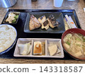 Delicious grilled fish set meal 143318587