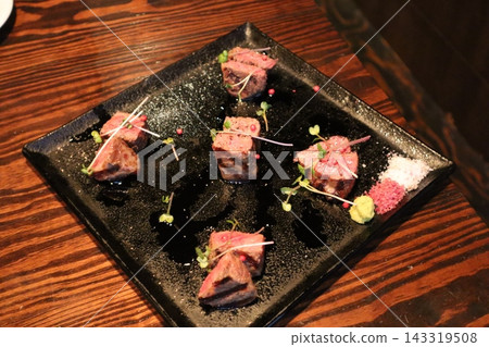 High-end teppanyaki High-end teppanyaki 143319508