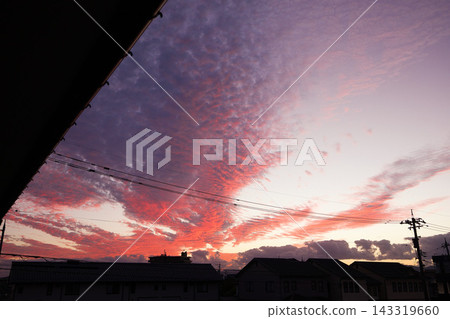 落日照亮的雲彩 143319660