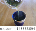 喝杯茶休息一下。身心健康都有益。 143333694