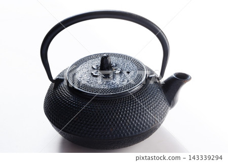 Iron kettle - A traditional Japanese iron kettle designed as a tea ceremony implement Iron kettle - A traditional Japanese iron kettle designed as a tea ceremony implement 143339294