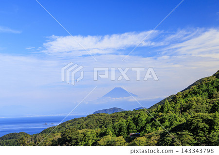 秋日石部梯田,遠眺富士山。 秋日石部梯田,遠眺富士山。 143343798