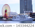 Kobe: Giant Ferris Wheel and Cruise Ship (Concerto) (Late Summer) 143344224