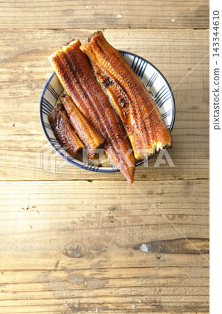 一張鰻魚飯(鰻魚蓋飯)單人份照片。 一張鰻魚飯(鰻魚蓋飯)單人份照片。 143344610