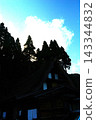 秋季，富山縣戶浪市相倉町會舉辦小切子祭，吸引大量民眾前來參加。 143344832