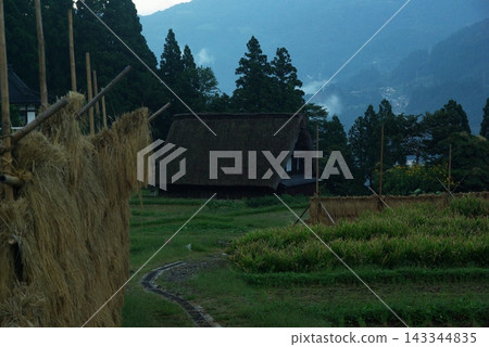 秋季,富山縣戶浪市相倉町會舉辦小切子祭,吸引大量民眾前來參加。 秋季,富山縣戶浪市相倉町會舉辦小切子祭,吸引大量民眾前來參加。 143344835
