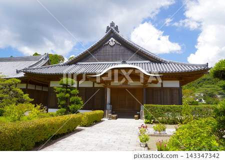 Tsurumatsukan, built on the site of the second bailey of Sadowara Castle. Tsurumatsukan, built on the site of the second bailey of Sadowara Castle. 143347342