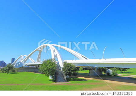 Toyota Ohashi Bridge over the Yahagi River in Toyota City, Aichi Prefecture Toyota Ohashi Bridge over the Yahagi River in Toyota City, Aichi Prefecture 143351395