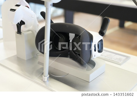 virtual reality, VR, vr 143351602