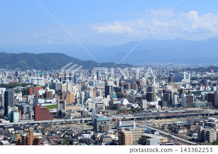 從松山綜合公園眺望松山站週邊地區和松山市。 143362253