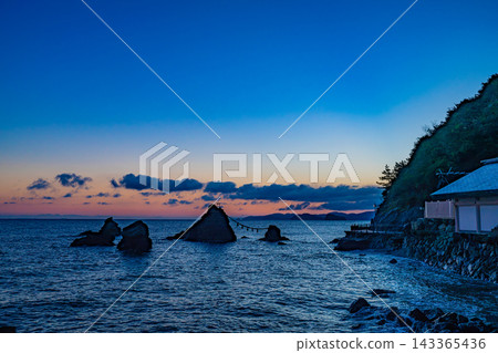 【三重縣】伊勢二見浦的夫妻岩日出 【三重縣】伊勢二見浦的夫妻岩日出 143365436
