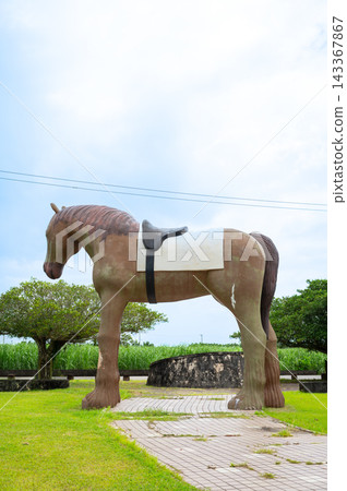 一座巨大的宮古馬紀念碑 一座巨大的宮古馬紀念碑 143367867