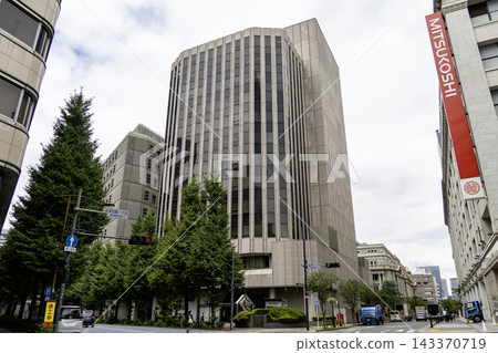 東京都中央區日本橋本町1丁目三菱UFJ銀行日本橋中央支店全景 東京都中央區日本橋本町1丁目三菱UFJ銀行日本橋中央支店全景 143370719