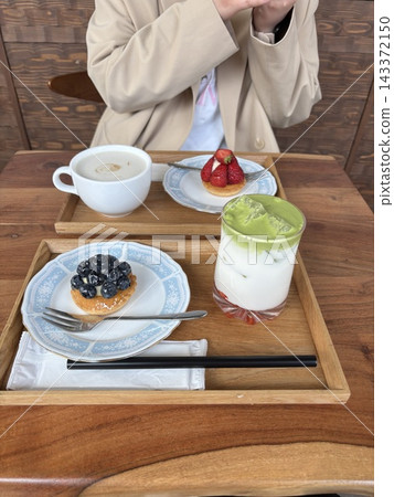 cafeteria, cafe, caffe 143372150