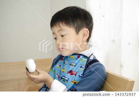 一個孩子 143372937