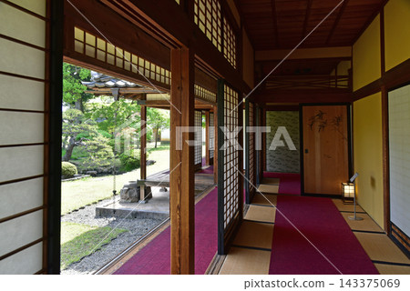 信州松代市真田宅邸的榻榻米走廊。 143375069