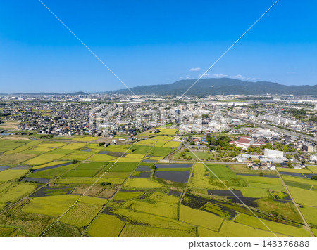 福岡縣小郡市及週邊鄉村的無人機空拍畫面。 福岡縣小郡市及週邊鄉村的無人機空拍畫面。 143376888