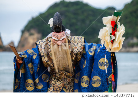 Iwami Kagura "Iwato" where the gods dance Iwami Kagura "Iwato" where the gods dance 143377712