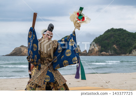 Iwami Kagura "Iwato" where the gods dance Iwami Kagura "Iwato" where the gods dance 143377725