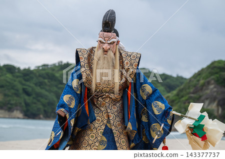 Iwami Kagura "Iwato" where the gods dance Iwami Kagura "Iwato" where the gods dance 143377737