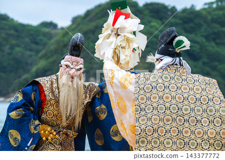Iwami Kagura "Iwato" where the gods dance Iwami Kagura "Iwato" where the gods dance 143377772