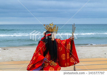 Iwami Kagura "Iwato" where the gods dance Iwami Kagura "Iwato" where the gods dance 143377797