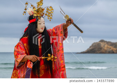 Iwami Kagura "Iwato" where the gods dance Iwami Kagura "Iwato" where the gods dance 143377890