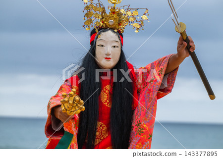 Iwami Kagura "Iwato" where the gods dance Iwami Kagura "Iwato" where the gods dance 143377895