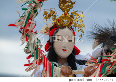 Iwami Kagura "Iwato" where the gods dance Iwami Kagura "Iwato" where the gods dance 143377975
