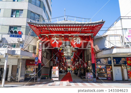 Osu shopping street Nioen gate Honcho intersection symbol symbol arch Osu shopping street Nioen gate Honcho intersection symbol symbol arch 143384623