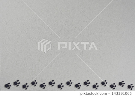 Simple and stylish cat paw print row, line and border design Simple and stylish cat paw print row, line and border design 143391065