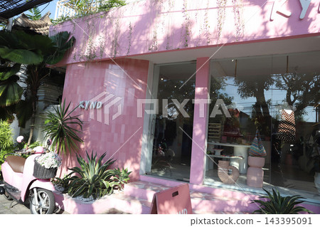 Indonesia, Bali, Seminyak, stylish cafe, breakfast Indonesia, Bali, Seminyak, stylish cafe, breakfast 143395091