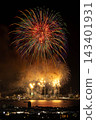 Large fireworks and the night view over Lake Suwa 143401931