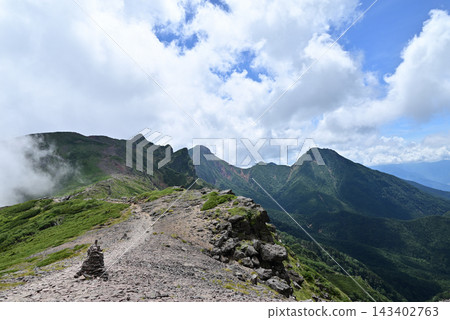 硫磺山、橫岳攀登,八嶽山脈,長野縣,山梨縣 硫磺山、橫岳攀登,八嶽山脈,長野縣,山梨縣 143402763