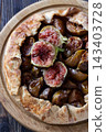 Fresh fig galette with rustic background. 143403728