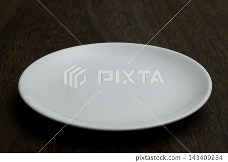 White plate background material White plate background material 143409284