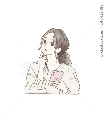 認為的婦女,當觀看智能手機時 認為的婦女,當觀看智能手機時 143412483