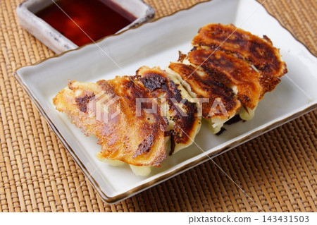 煎餃子 煎餃子 143431503