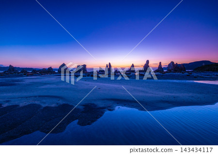 Dawn of the Hashima-iwa Dawn of the Hashima-iwa 143434117