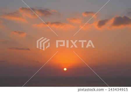 路邊站夕日丘外女 路邊站夕日丘外女 143434915
